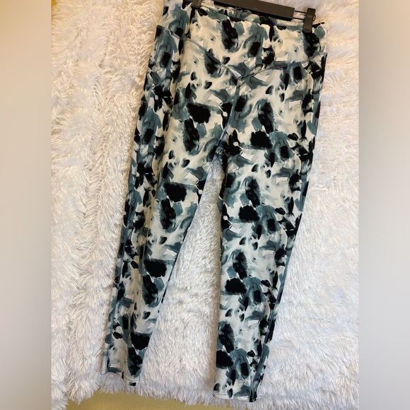 Marissa Olivia Abstract Patterned Leggings - Picture 4 of 16